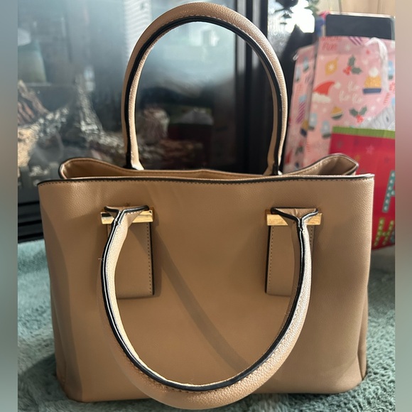 NWOT Tan Charming Charlie Handbag - Picture 4 of 9